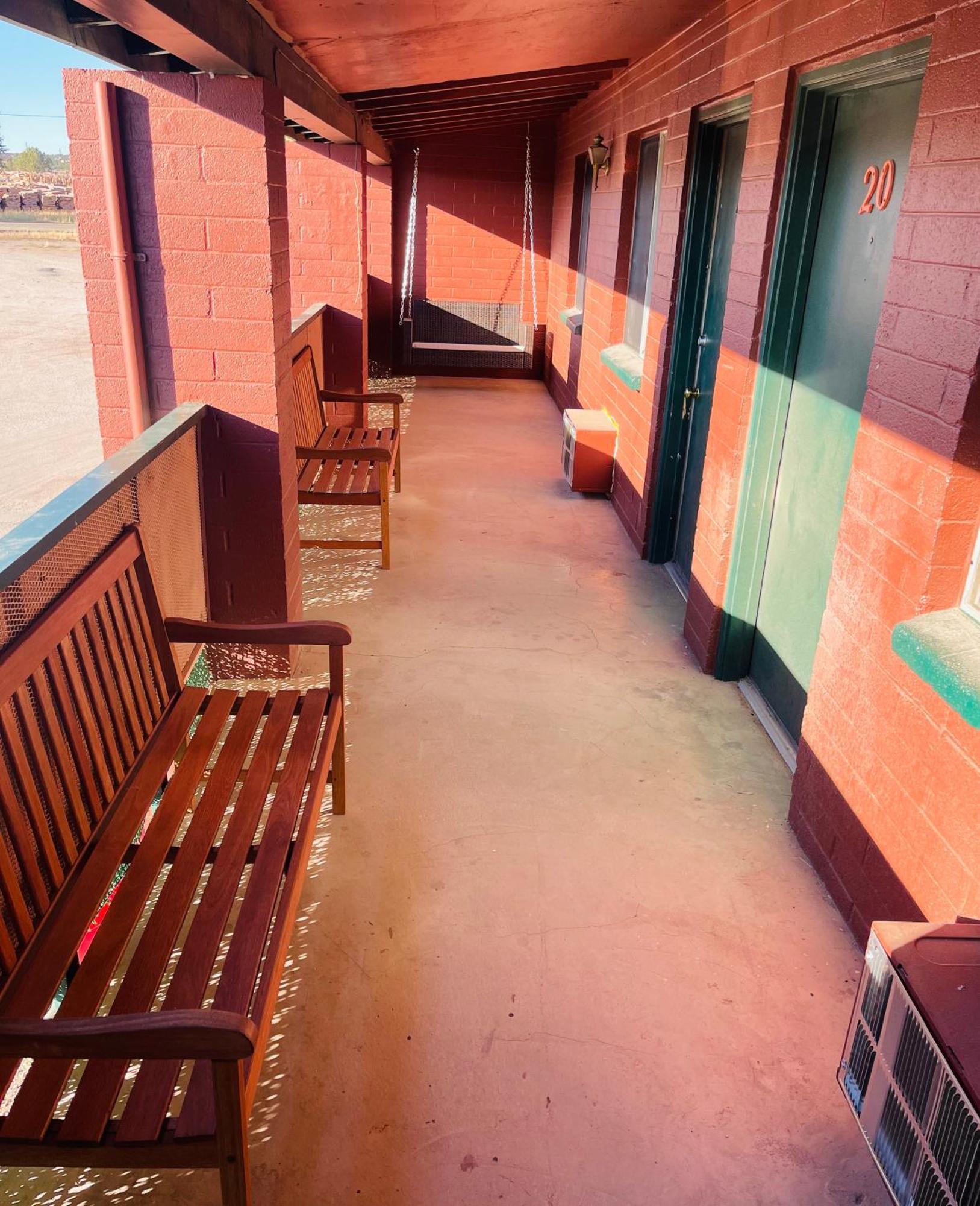 Canyon'S Edge Route 66 Motel Аш Форк Екстериор снимка